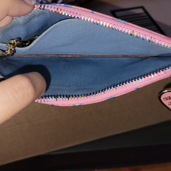 Dooney and bourke multicolor pink hearts wristlet purse wallet π - Picture 6 of 7